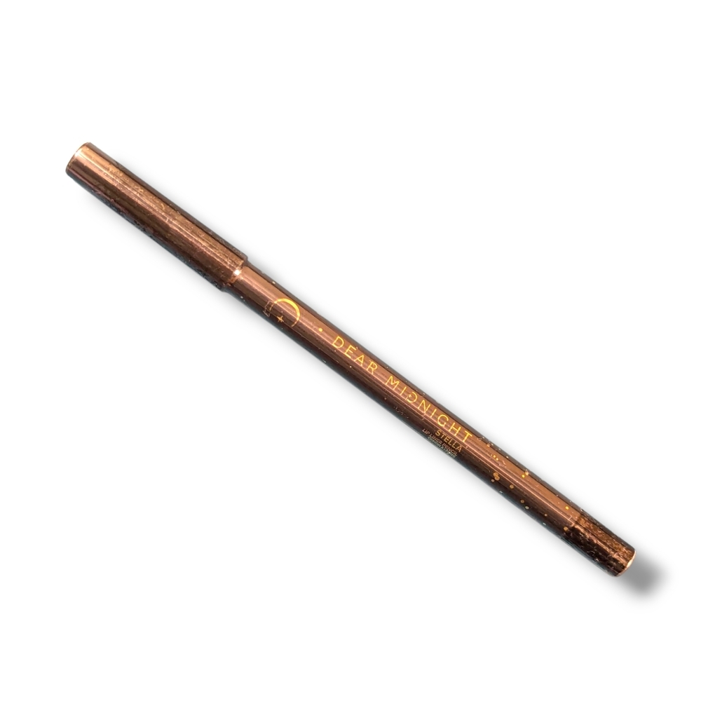 Dear Midnight Atelier lip pencil in the shade "Stella."